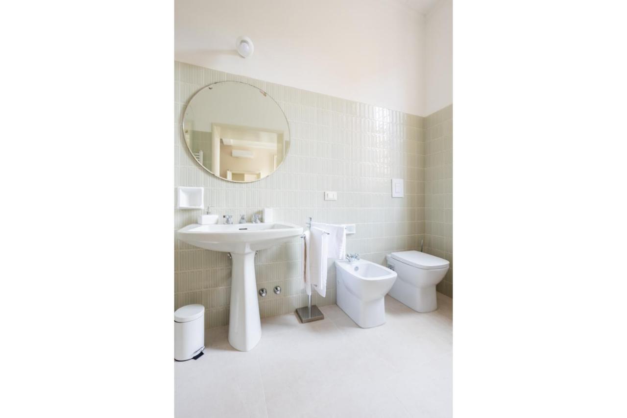Palazzo Sabbioni Suite Del Conte Elegant Suite In Old Monastery City Center 费拉拉 外观 照片